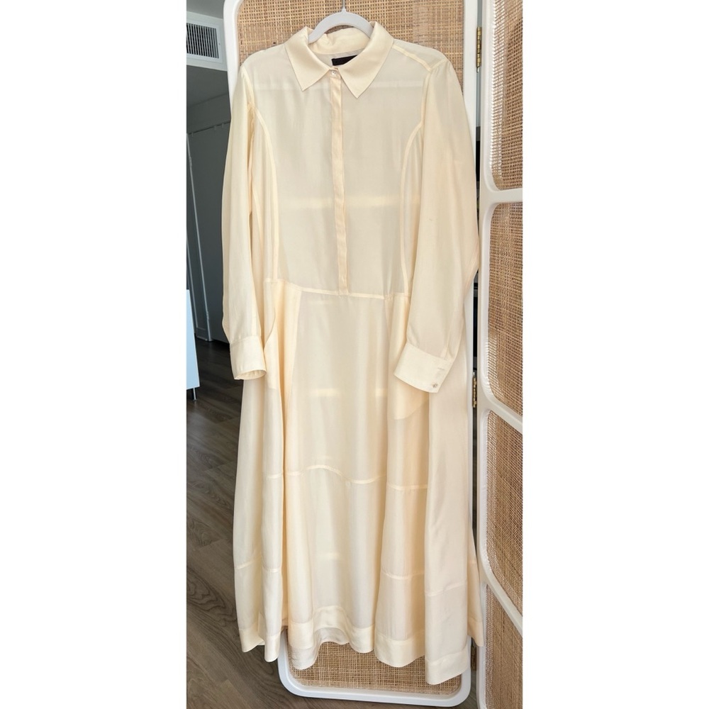 Stunning Nicholas K Orion Dress 100% silk dress in cream. Size small